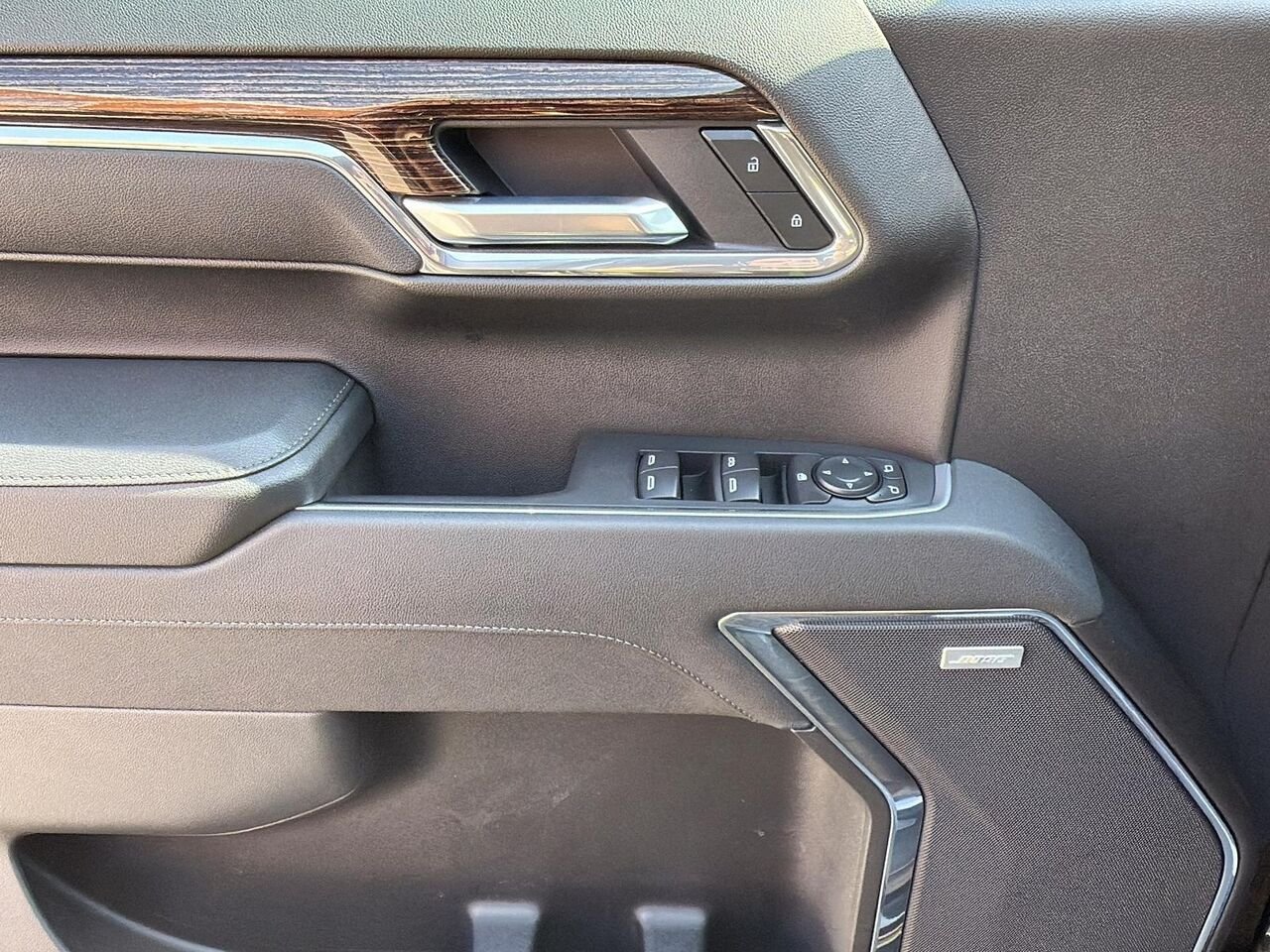 GMC Sierra 1500 Elevation cabine multiplace 4RM 147 po 2026 NOIR ONYX Saint-Hyacinthe - photo #8