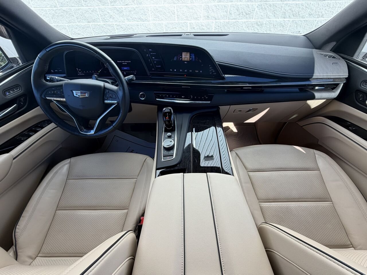 2023 Cadillac Escalade PREMIUM LUXURY AWD FINANCEMENT À PARTIR 3.99% White Laval - photo #23