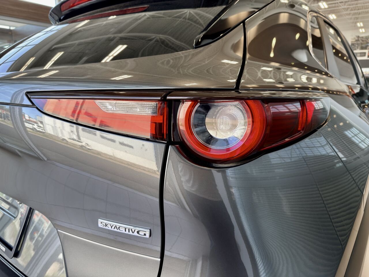 Mazda CX-30 2024 Gris Notre-Dame-des-Prairies - photo #11