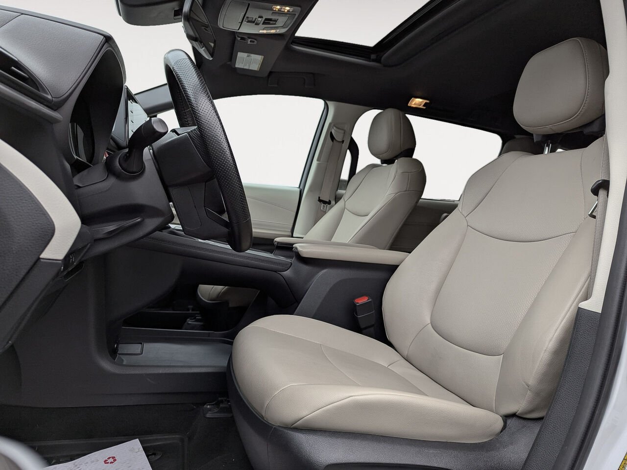 Toyota Sienna XLE 8 places/HYBRIDE CUIR/ TOIT OUVRANT 2024 Frisson glacé nacré Sherbrooke - photo #6
