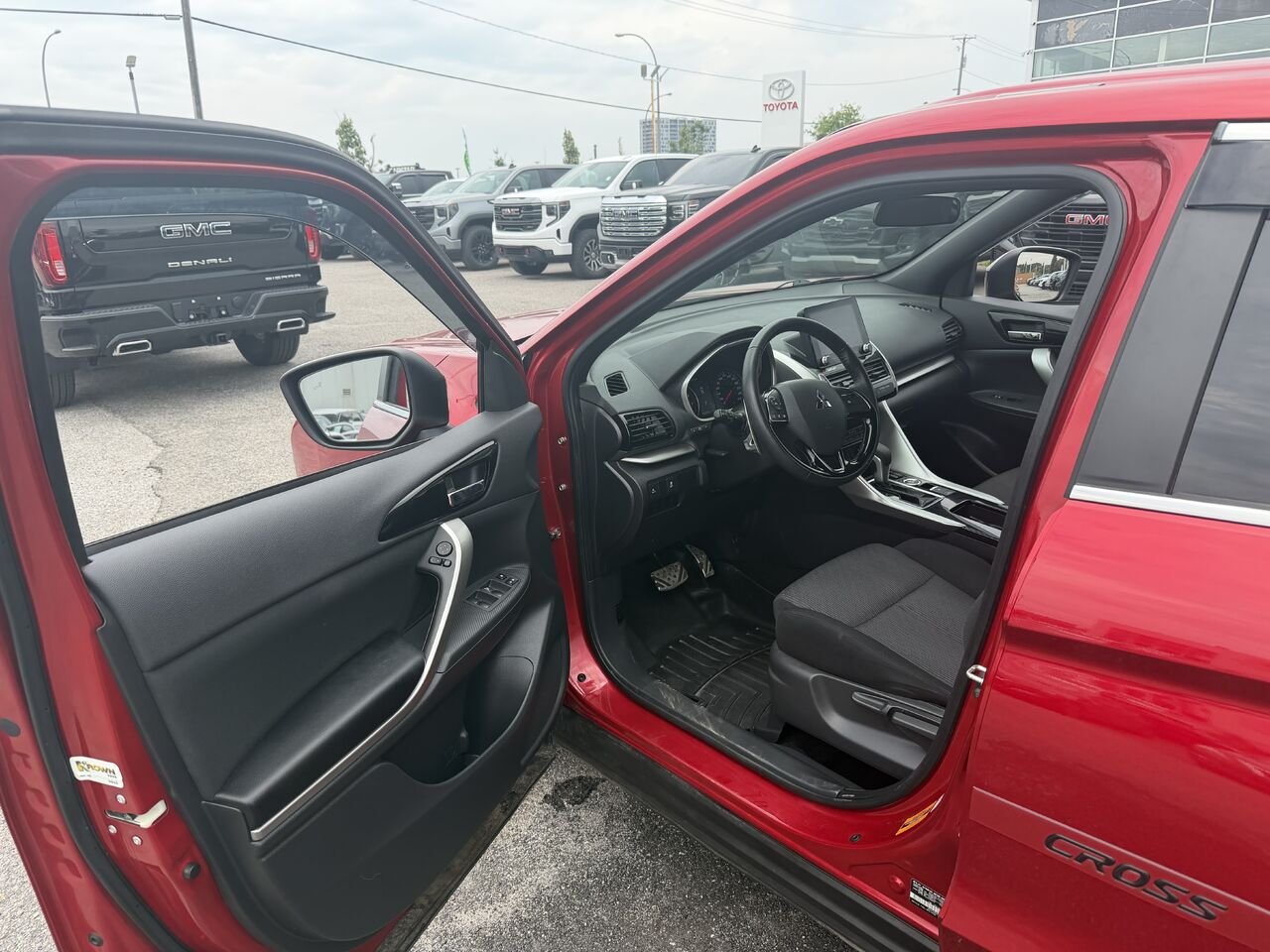 2023 MITSUBISHI ECLIPSE CROSS LE/RALLIART SE S-AWC Red Gatineau - photo #1