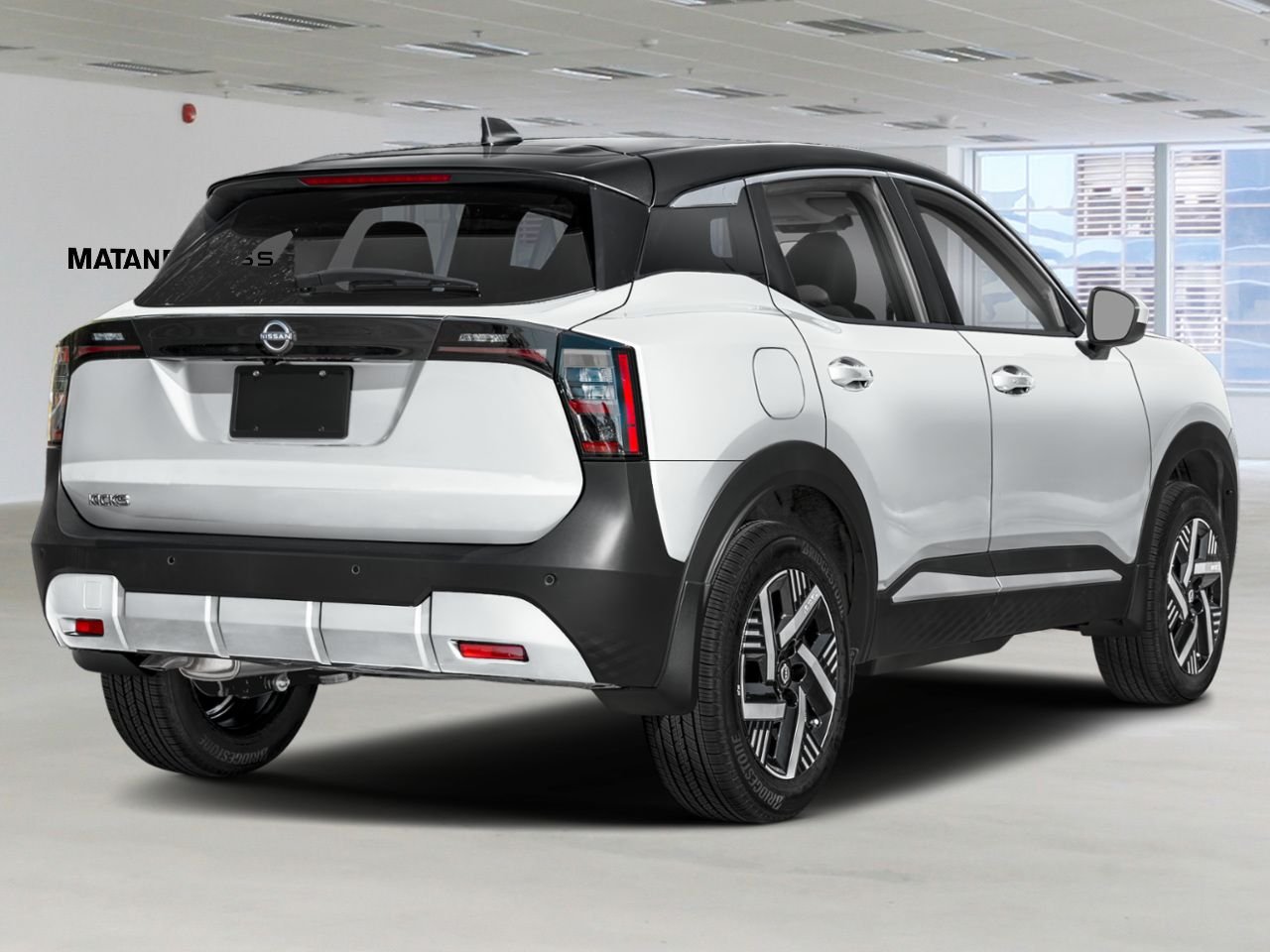 NISSAN Kicks 2026 Blanc d'Aspen triple couche/Noir intense Matane - photo #1