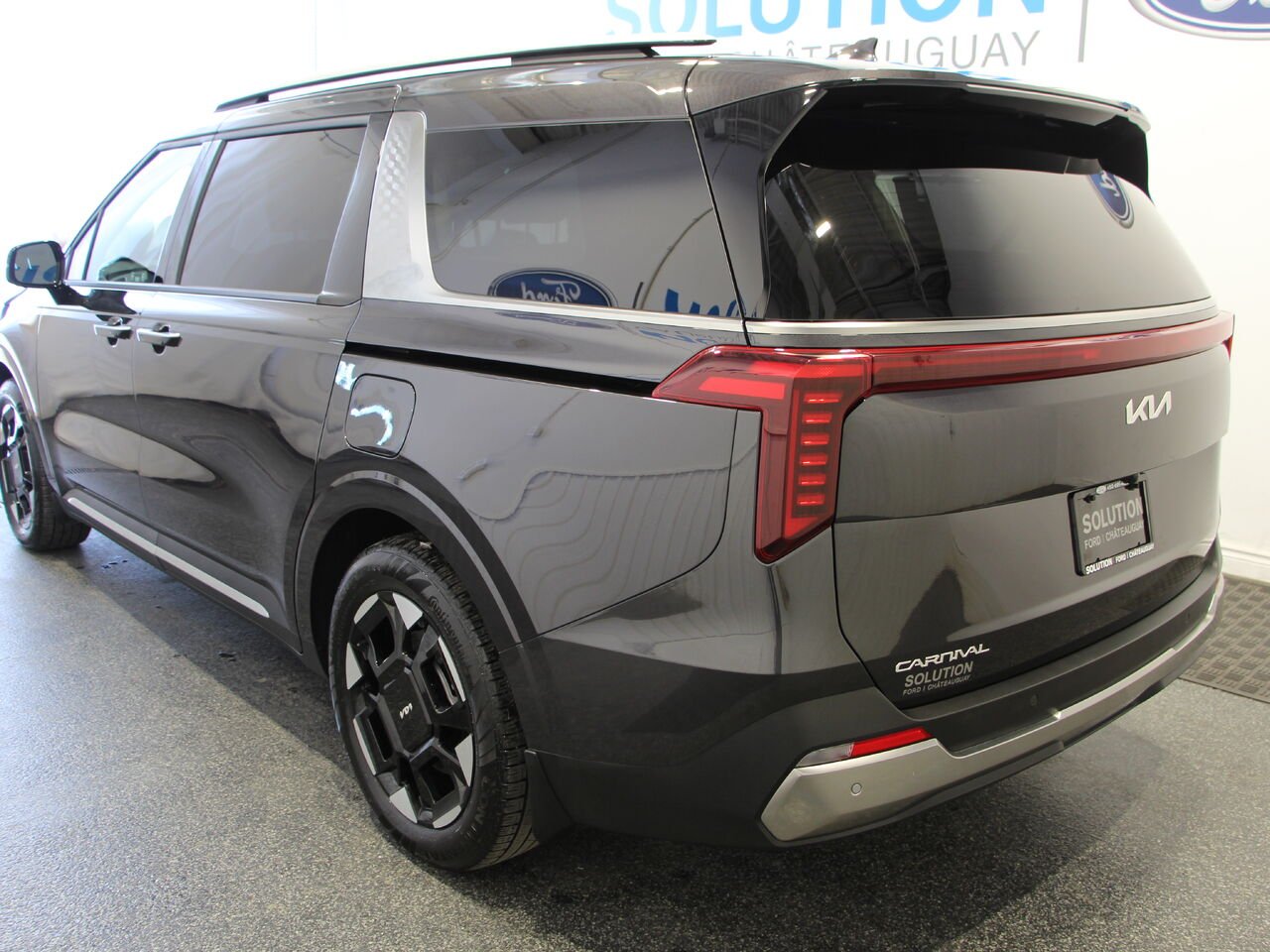 Kia Carnival EX+ TA 2026 Gris Châteauguay - photo #3