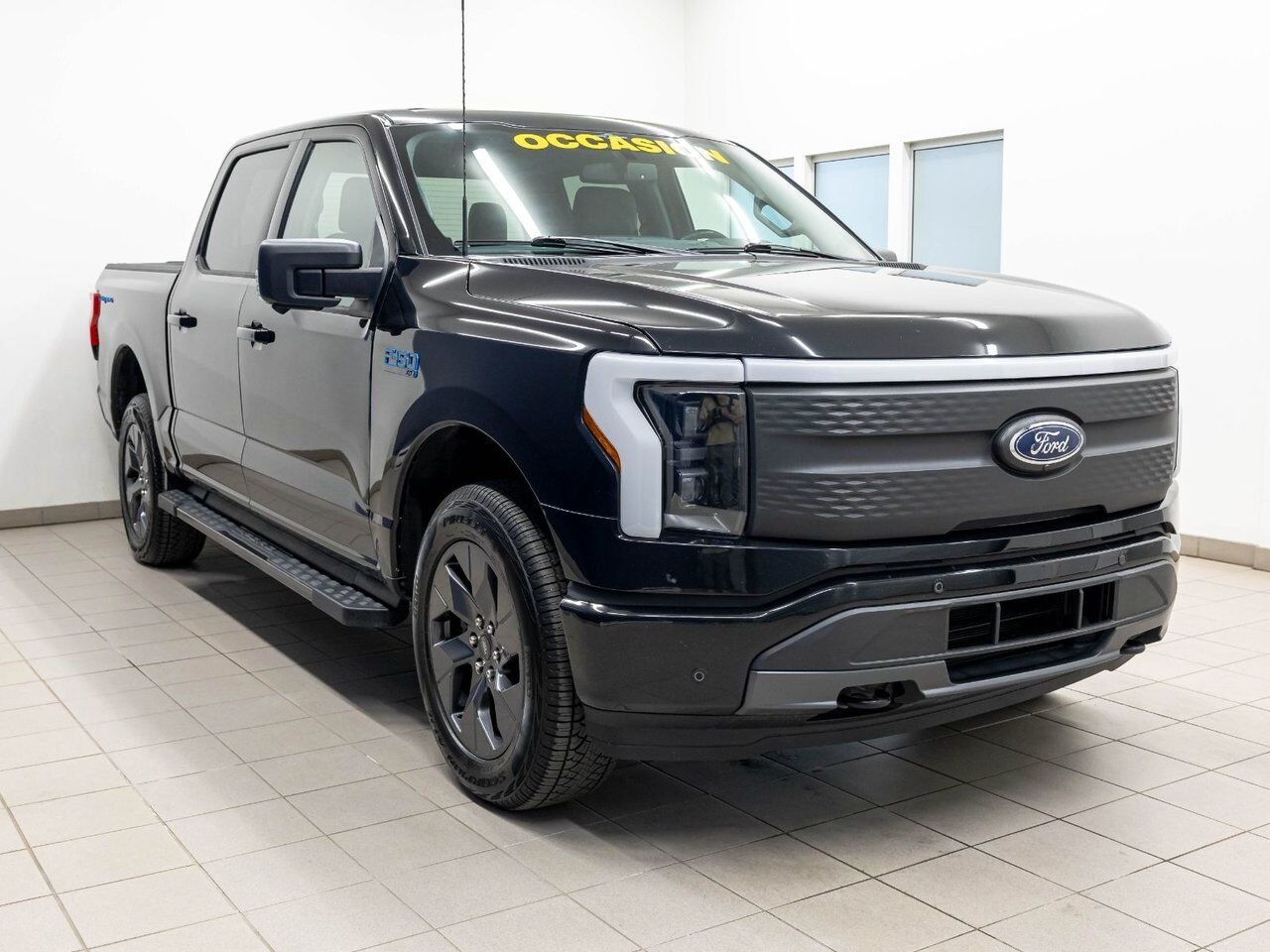 Ford F-150 Lightning XLT CREW 4X4 *NAV* GR REMORQ MAX CAM 360 CARPLAY 2023 Noir Saint-Jérôme - photo #9
