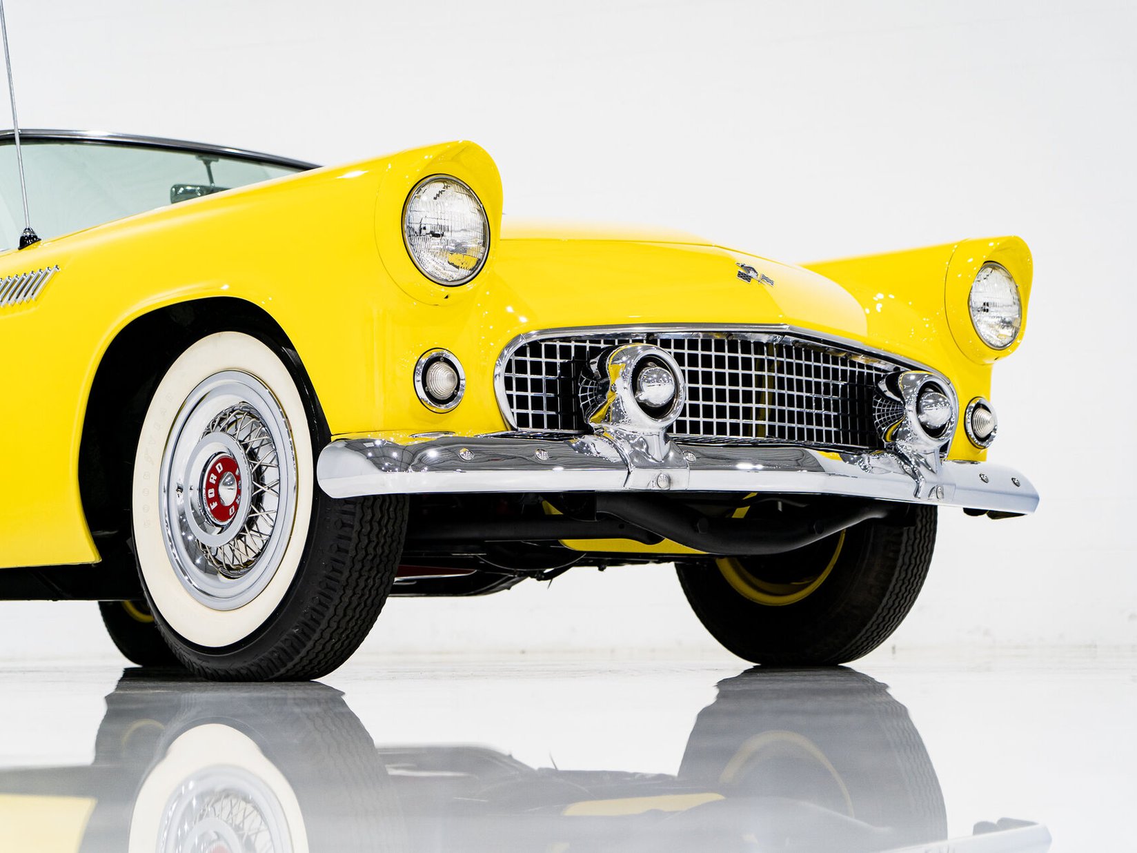 Ford Thunderbird **PRICE IN USD** Fully restored 1955 Montréal - photo #27