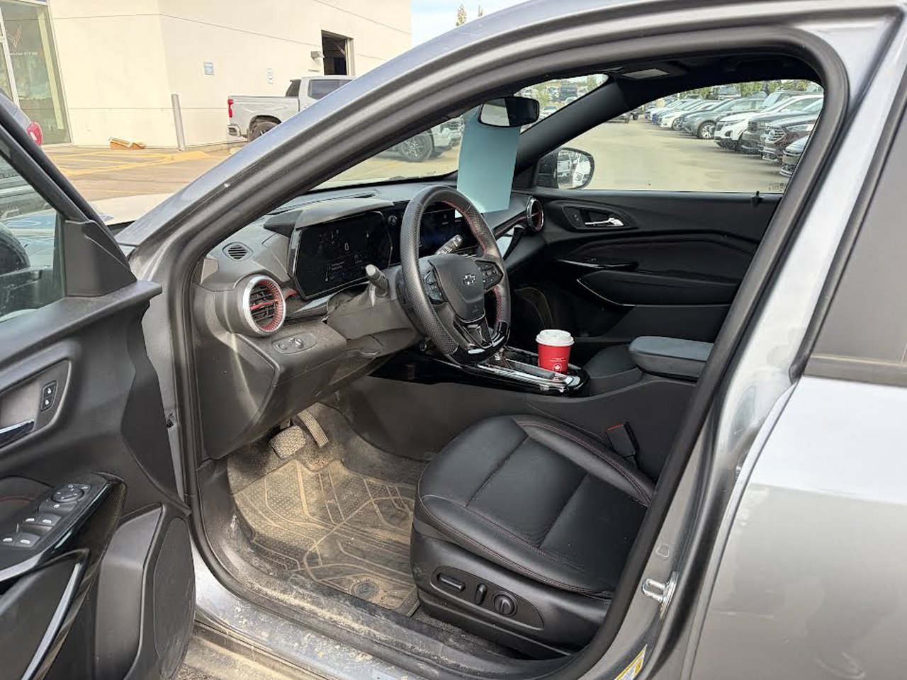 2025 Chevrolet Trax FWD 4dr 2RS Grey Sherwood Park - photo #6