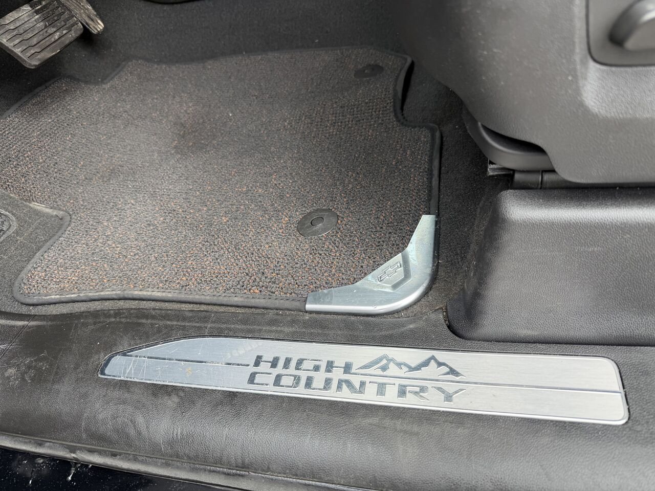 2024 CHEVROLET SILVERADO K3500 HIGH CTRY High Country cabine multiplace 4RM 172 po Black Gatineau - photo #10