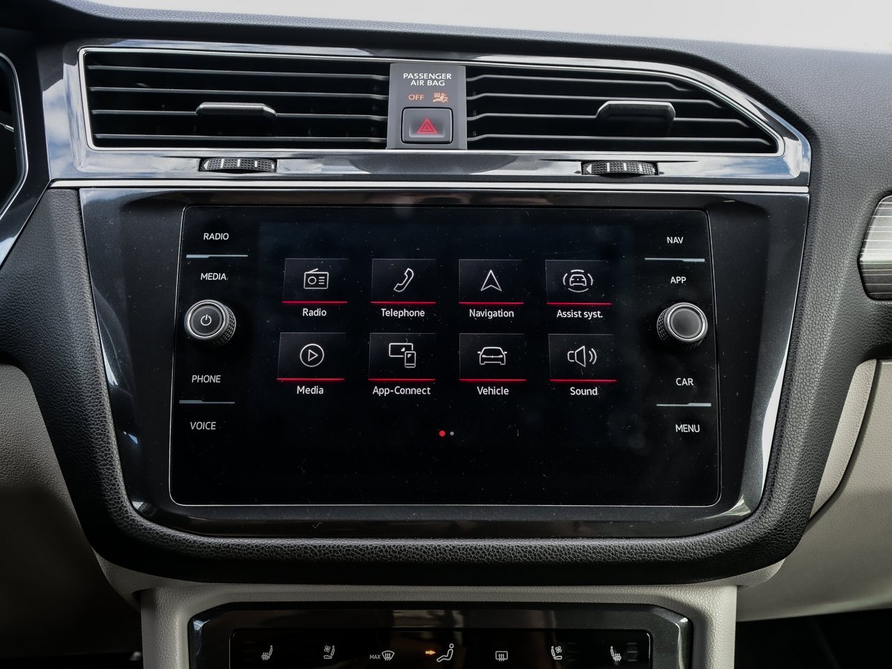 2024 Volkswagen Tiguan Highline R-Line 4MOTION White Sherwood Park - photo #27