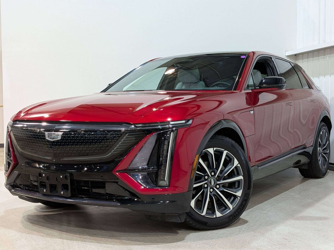2024 Cadillac LYRIQ 4dr Sport w/1SF Red Val-David - photo #0