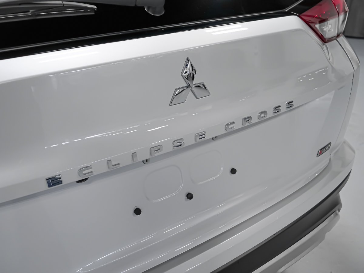 Mitsubishi Eclipse Cross SE 2026 Blanc diamant Montréal - photo #9