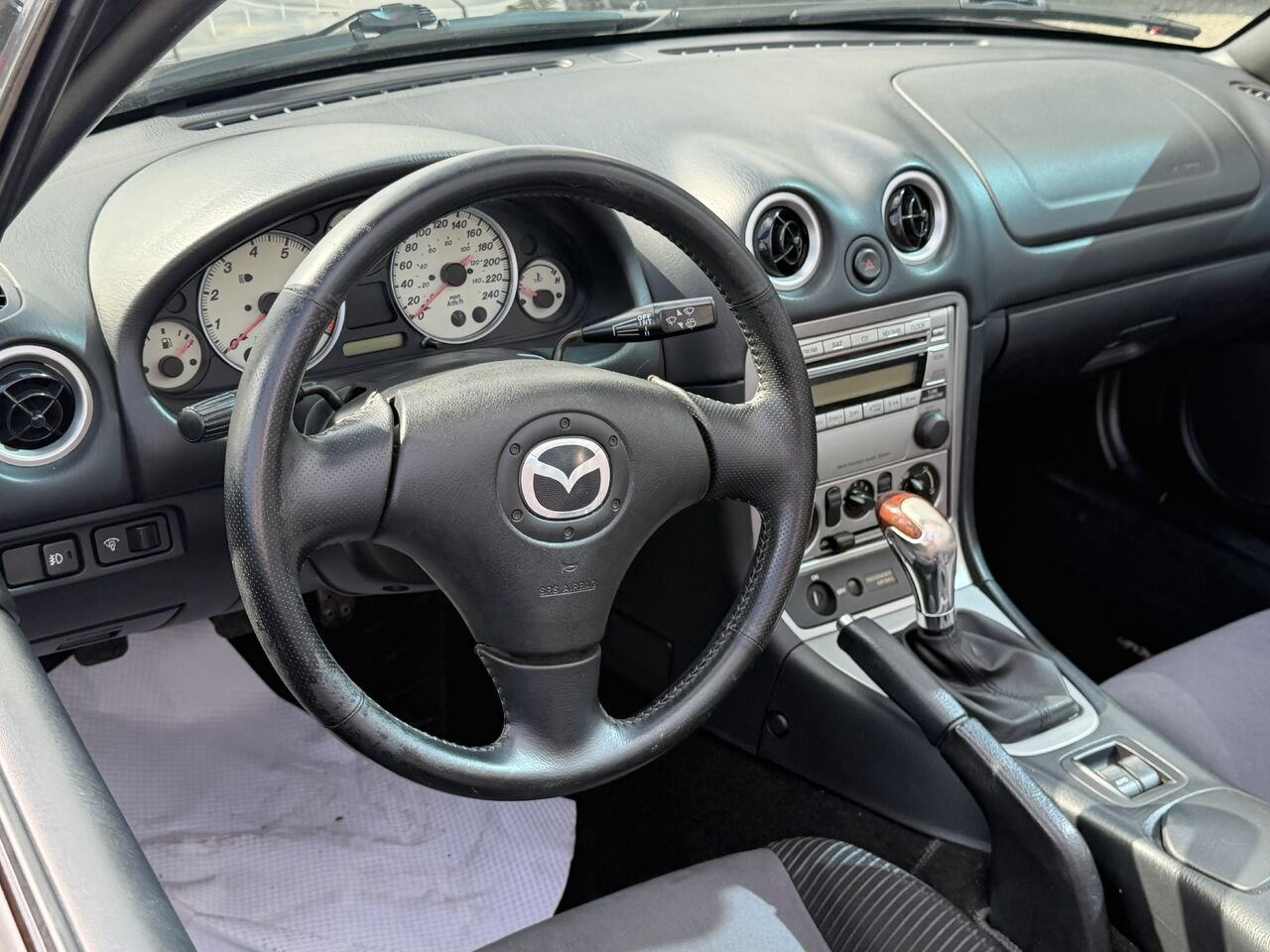 2004 Mazda MX-5 Miata Purple Ste-Marie - photo #7