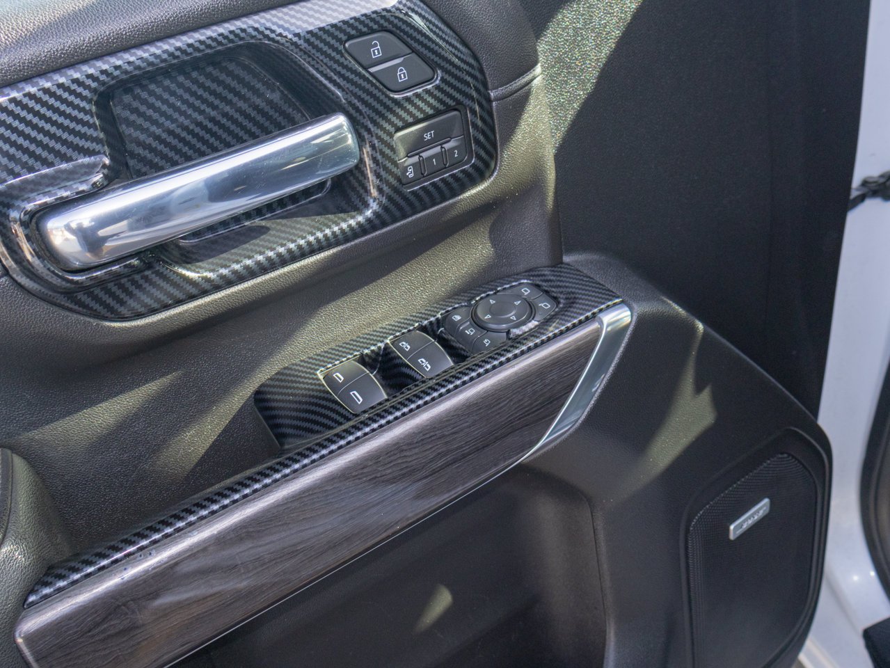 2020 Chevrolet Silverado 2500HD 4WD Crew Cab 159 LTZ White Sherwood Park - photo #20