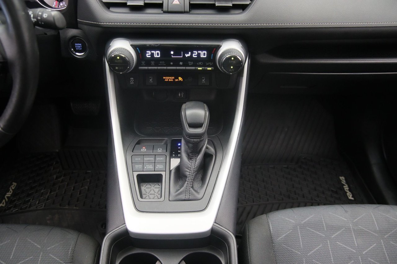 Toyota RAV4 XLE 2019 Noir Baie-Comeau - photo #9