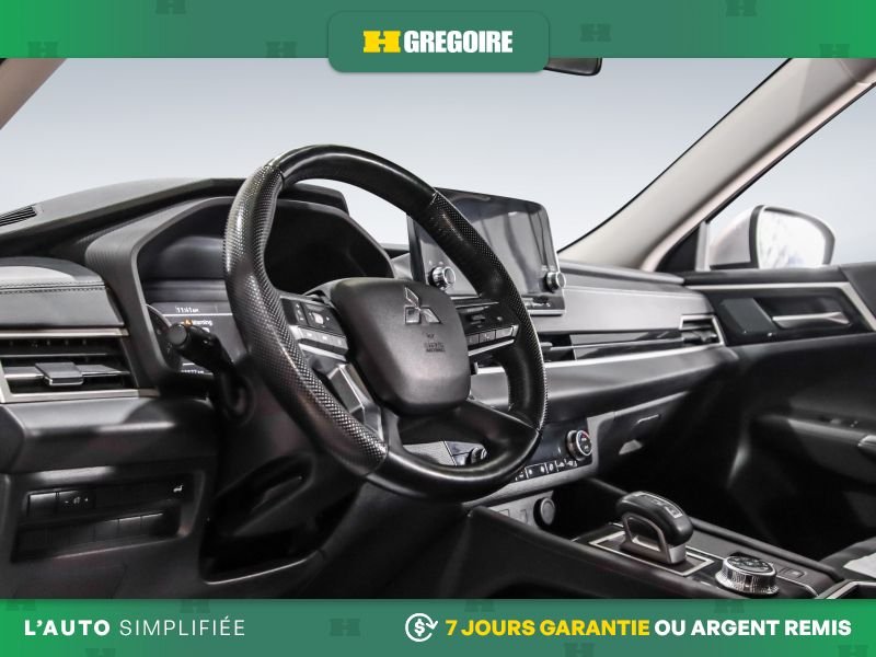 2022 Mitsubishi Outlander Grey Laval - photo #8