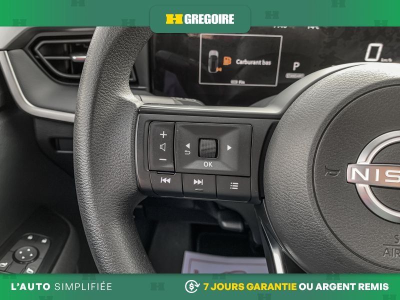 2025 Nissan Kicks Grey Laval - photo #13