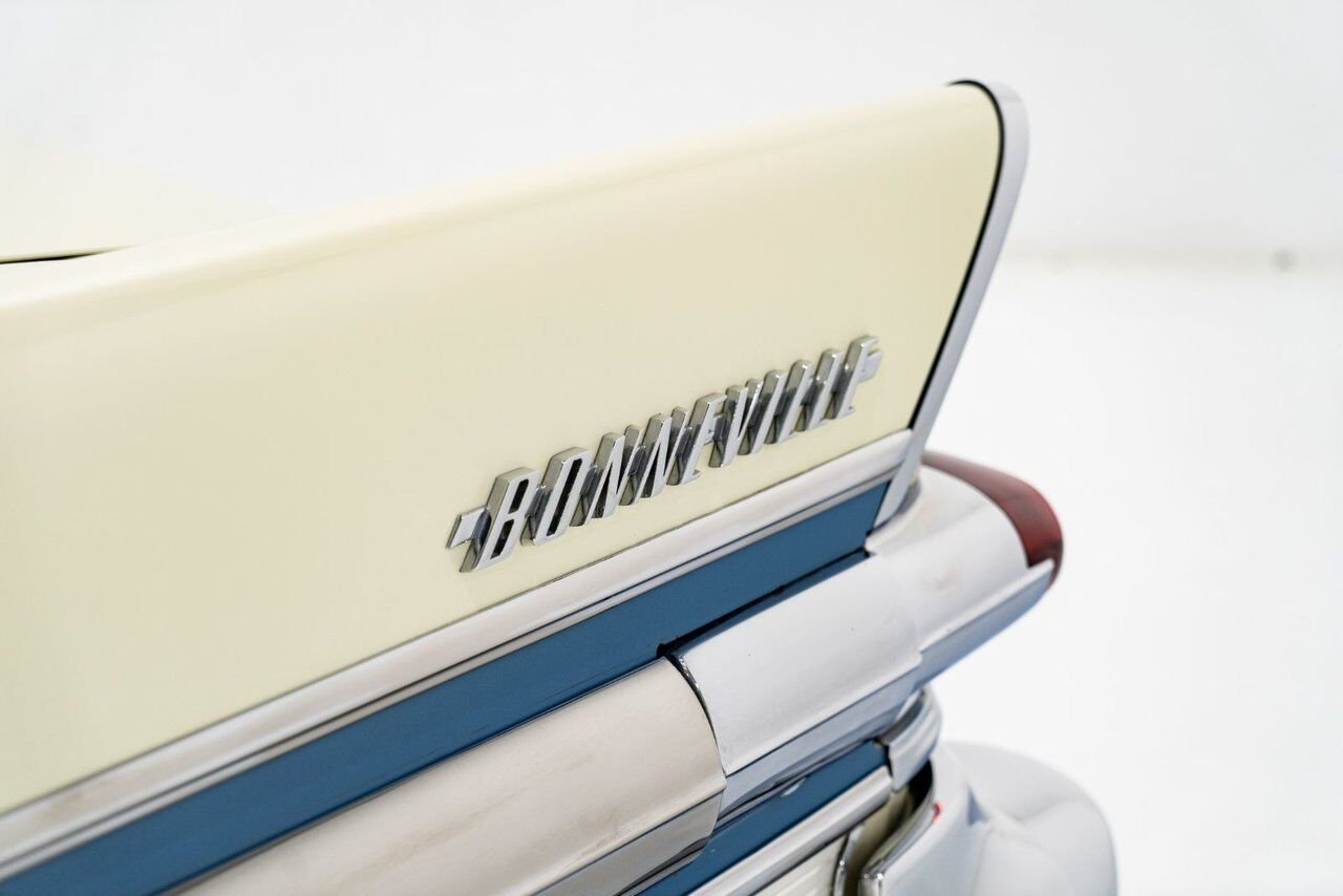 Pontiac Bonneville *PRICE IN USD* Fuel injected 347/315HP 1 of 630 produced 1957 Blanc Montréal - photo #4