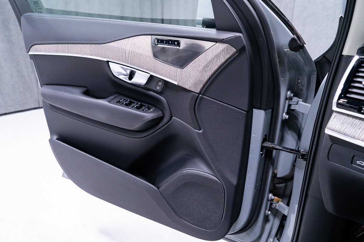 2024 Volvo XC90 B6 ULTIMATE BRIGHT THEME Grey Montreal - photo #11