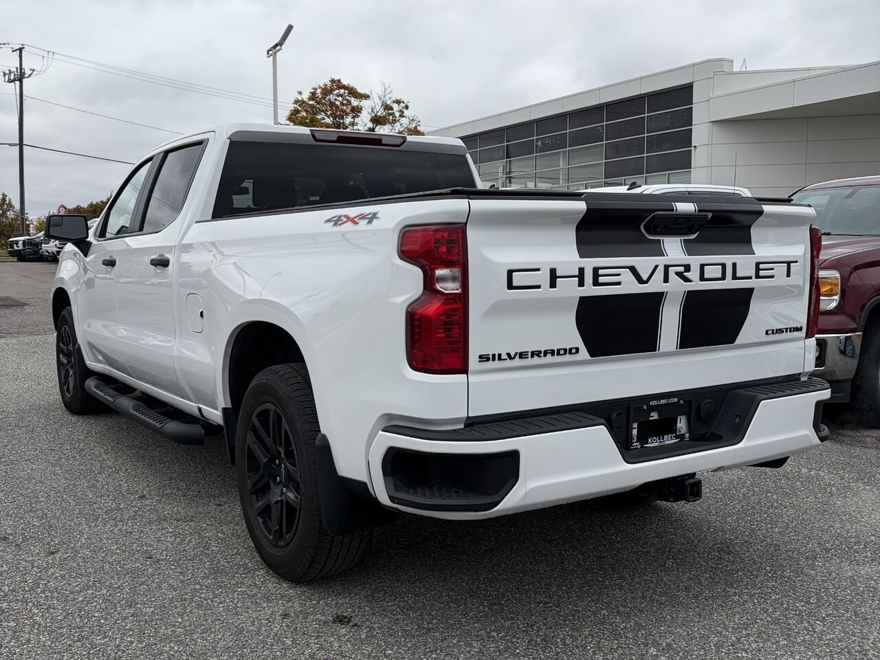 CHEVROLET SILVERADO K1500 CUSTOM Custom cabine multiplace 4RM 157 po 2024 Noir Gatineau - photo #10