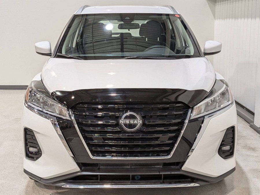 2025 Nissan Kicks Play SV FWD White