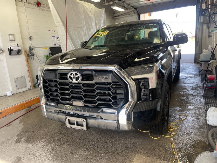 Toyota Tundra SR5 TRD OFF ROAD 4X4 V6 *NAV* SIÈGES CHAUF CARPLAY 2024 Noir