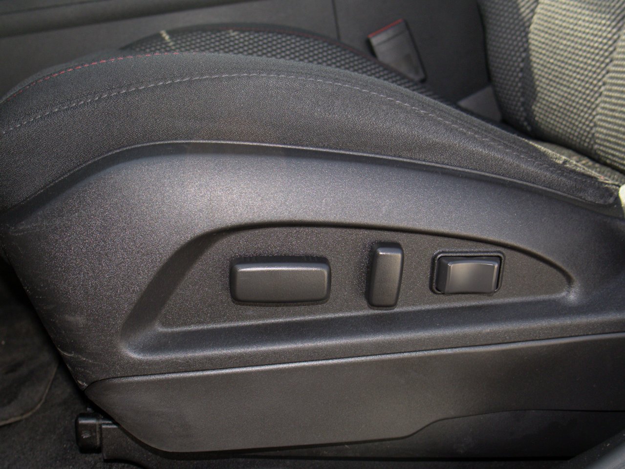 2016 Chevrolet Equinox AWD 4dr LT Red Sherwood Park - photo #18