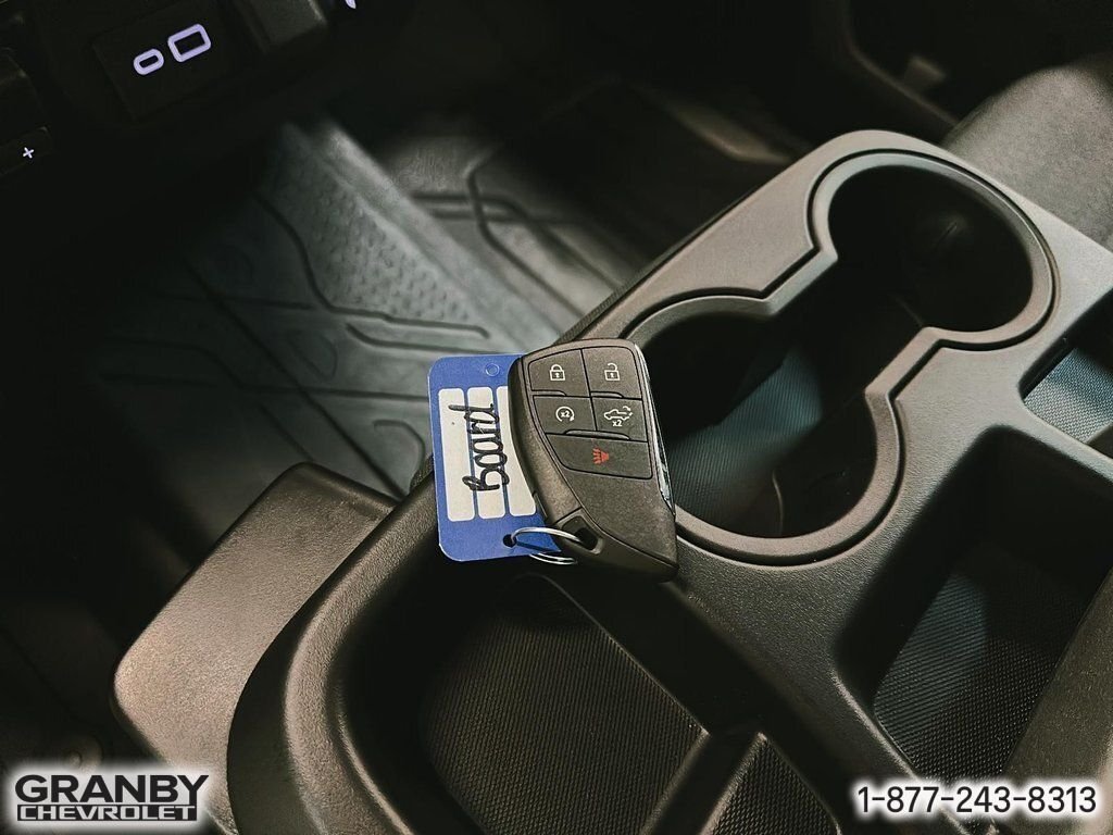 CHEVROLET Silverado 1500 K1500 SILVERADO CREW CAB CUSTOM STD/BOX (1CX) | 26-0791 2026 NOIR Granby - photo #18
