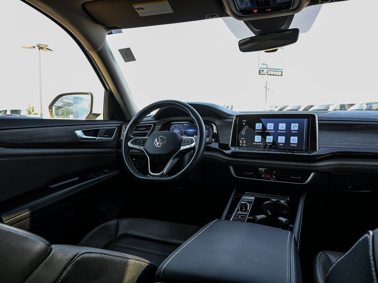 2024 Volkswagen Atlas Highline 2.0 TSI 4MOTION White Sherwood Park - photo #31