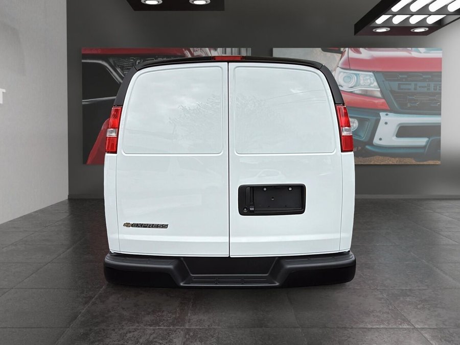 Chevrolet Fourgonnette Express utilitaire Traction arrière 2500 135 po 2026 BLANC SOMMET
