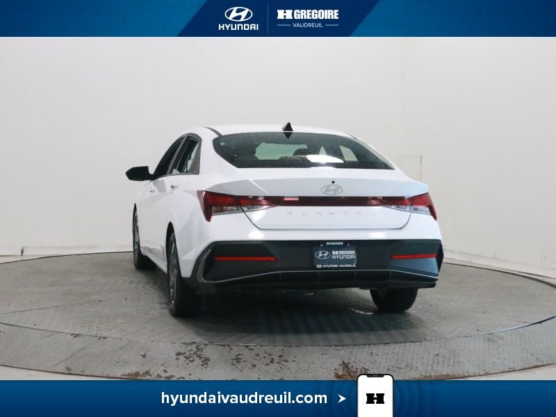 Hyundai Elantra YE21 | Preferred IVT 2024 Blanc Laval - photo #7