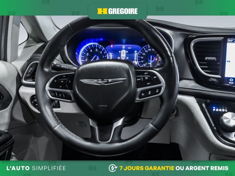 2022 Chrysler Pacifica Grey Blainville - photo #18