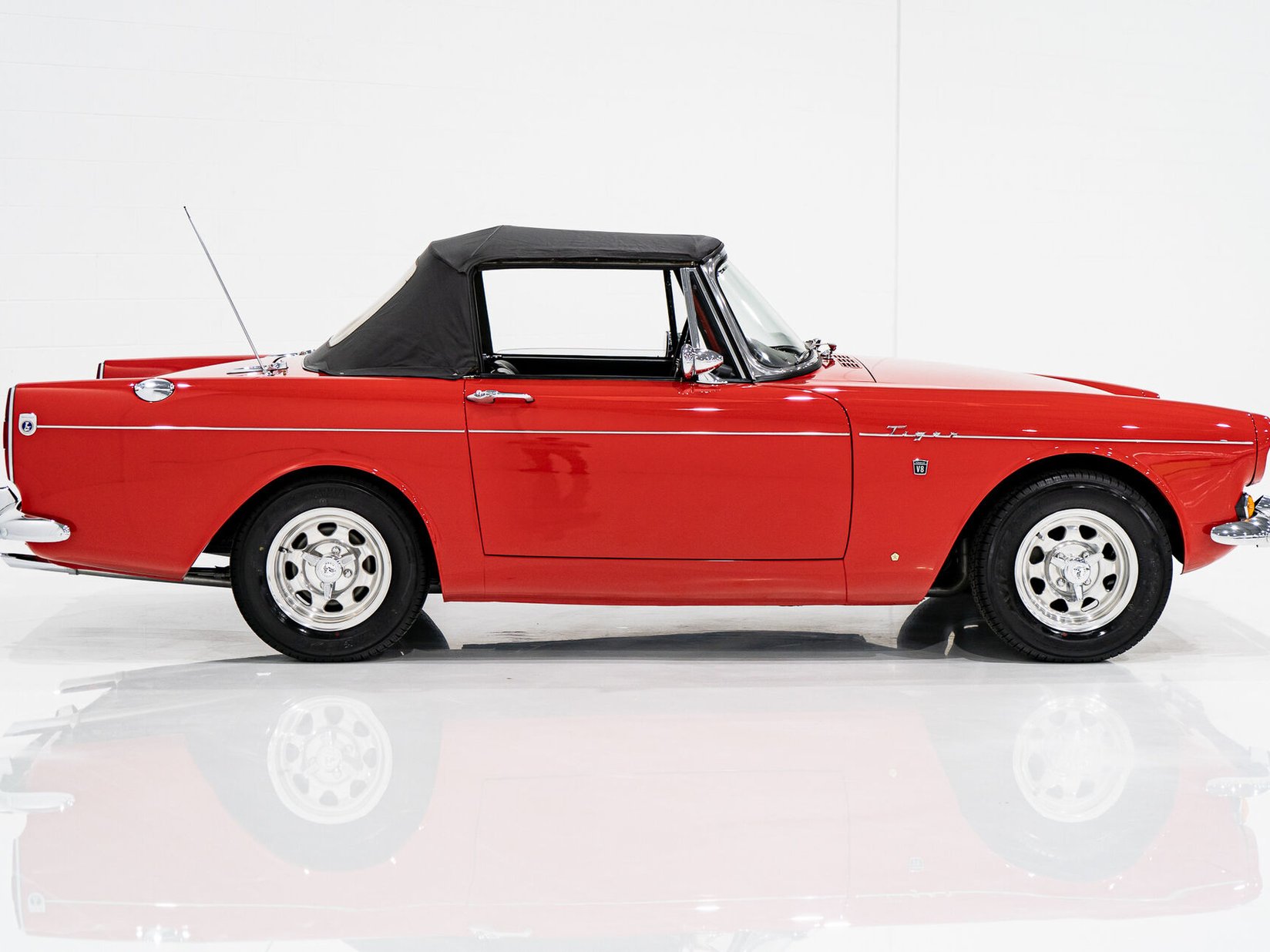 Sunbeam Tiger Unrestored with single repaint **PRIX EN USD** 1967 Rouge Montréal - photo #50