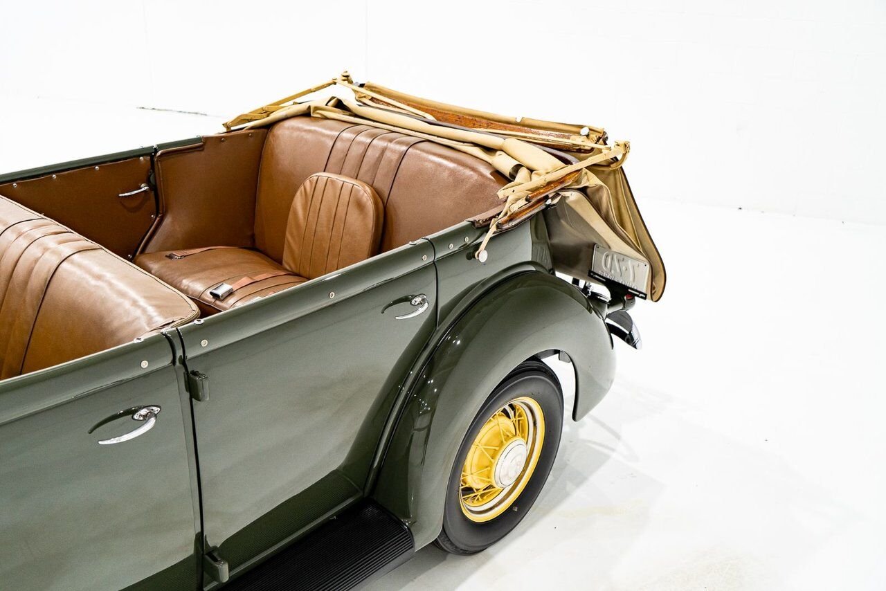 Ford Model 48 Phaeton PRIX EN USD | Beautifully presented in original condition 1936 Vert Montréal - photo #44