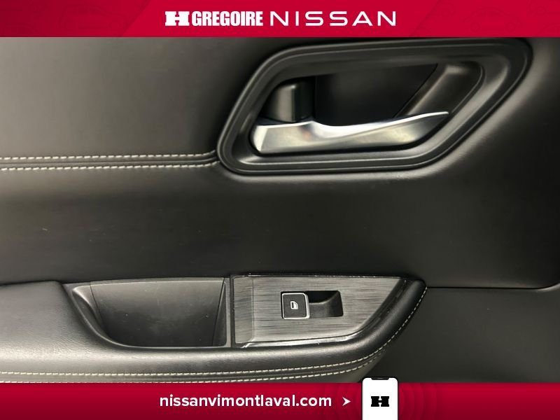 Nissan Rogue 2023 Blanc Laval - photo #16