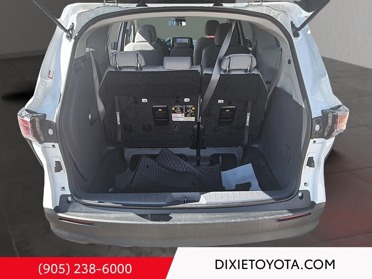 2024 Toyota Sienna HYBRID LE FWD / HEATED SEATS / POWER SLIDING DOORS / 8 SEATER / CARPLAY AND ANDROID AUTO White Mississauga - photo #20