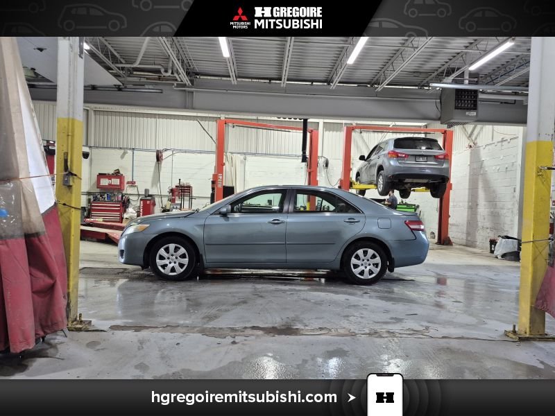 2010 Toyota Camry Green Blainville - photo #4
