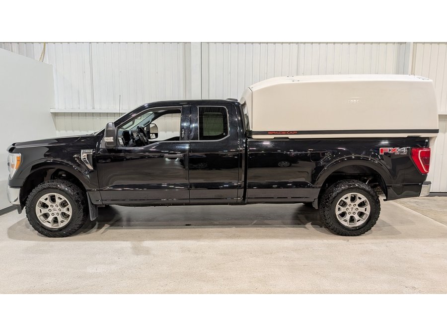 Ford F-150 XLT 4WD SuperCab 6.5' Box 2022 Noir