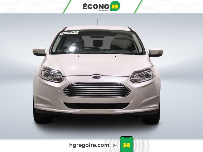 2018 Ford Focus White Laval - photo #1