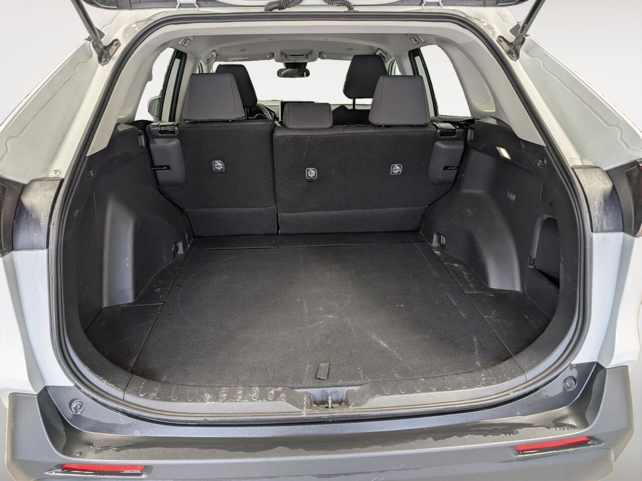 2025 Toyota RAV4 2T3B1RFV9SC519660 White Sherbrooke - photo #21