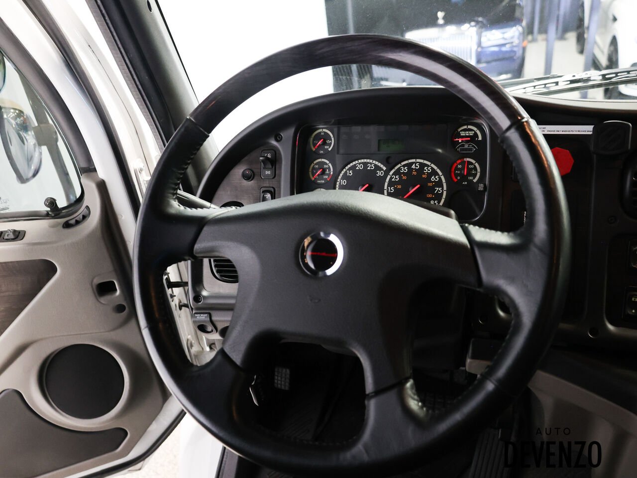 Freightliner Sportchassis 2013 Blanc Saint-Eustache - photo #12