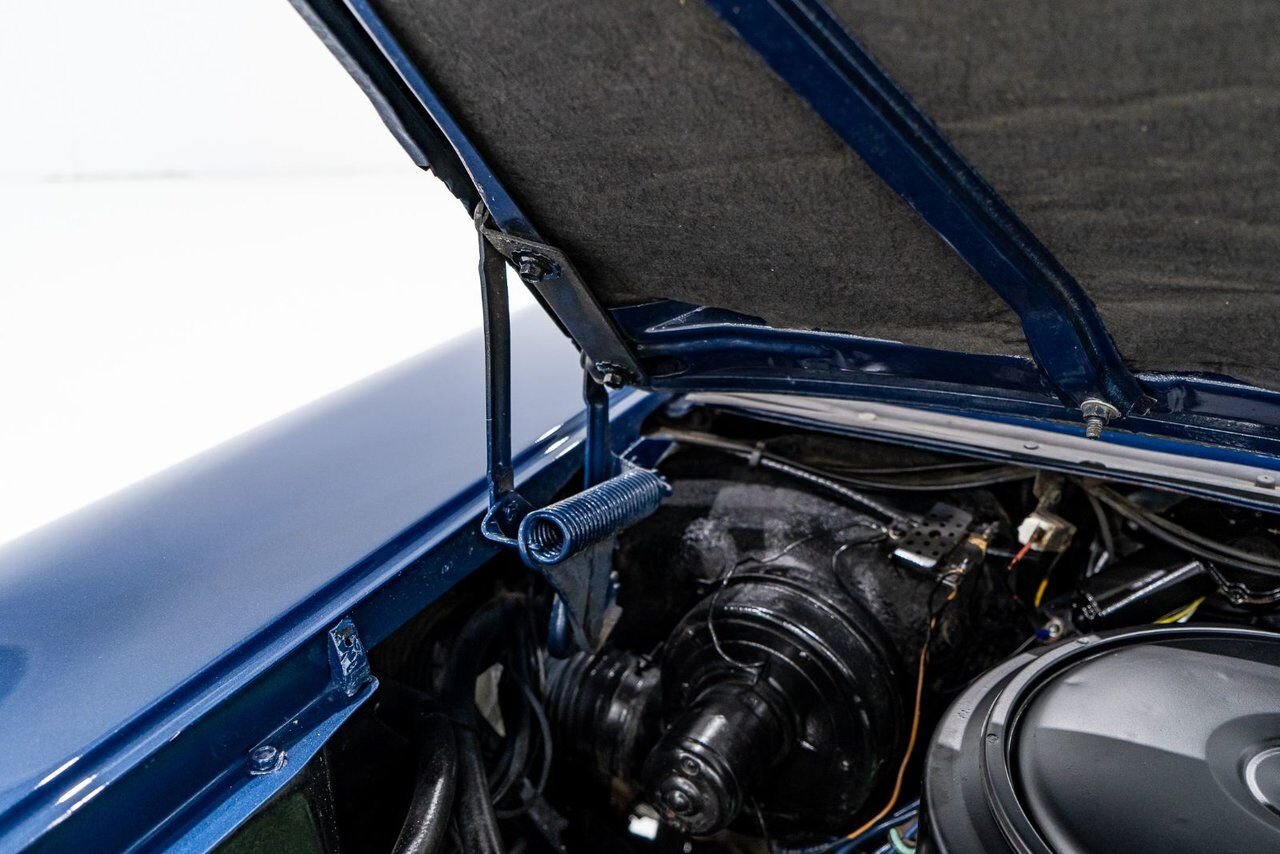 Buick Special 364/300HP NailHead 1 of only 2,056 1957 Bleu Montréal - photo #55