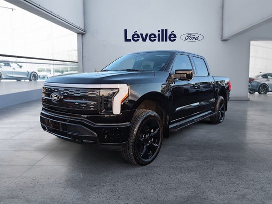 Ford F-150 Lightning Platinum ** GROSSE BATTERIE ** PTAC 8600LBS ** BAS KILO ** CARFAX CLEAN ** 5,5 pi 2025 Noir