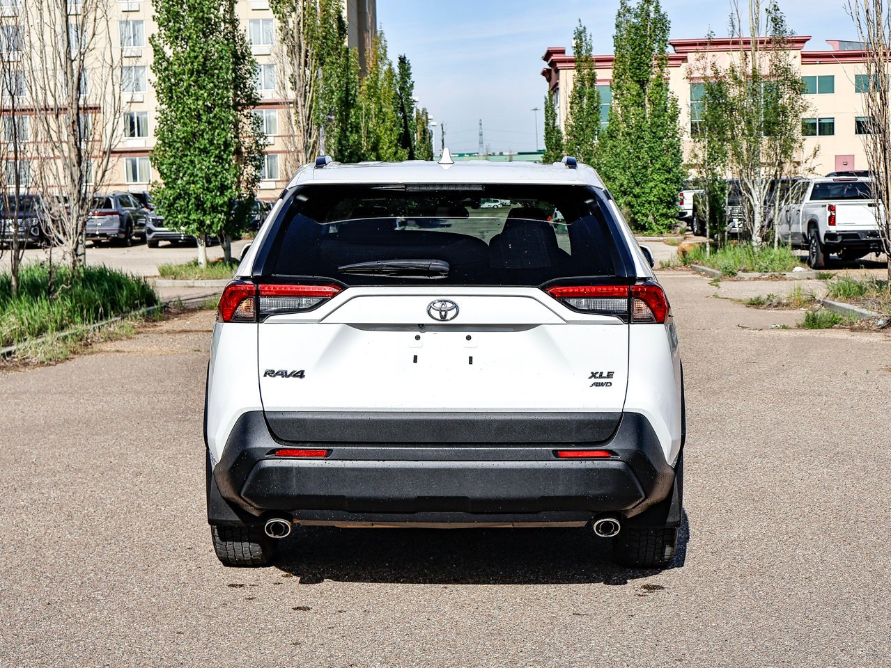2024 Toyota RAV4 XLE AWD White Sherwood Park - photo #11