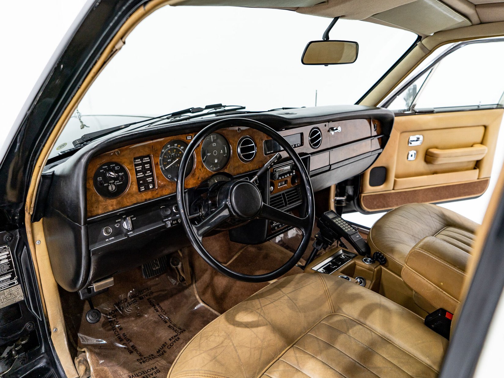 Rolls Royce Silver Spur **PRIX EN USD** 1981 Noir Montréal - photo #9