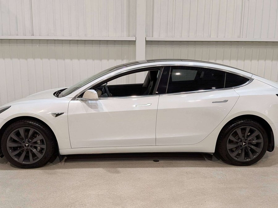 2019 Tesla Model 3 Standard Range Plus RWD White
