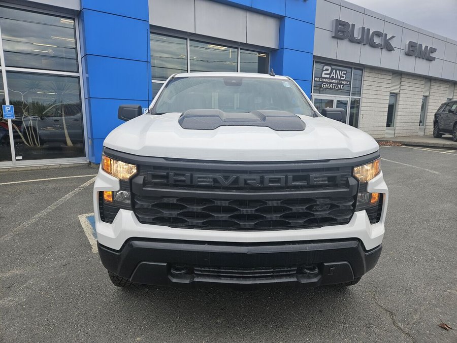 Chevrolet Silverado 1500 Custom Trail Boss cabine multiplace 4RM 157 po 2026 Blanc sommet