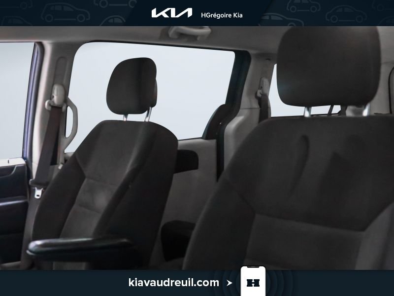 2017 Dodge GR Caravan Blue Laval - photo #9