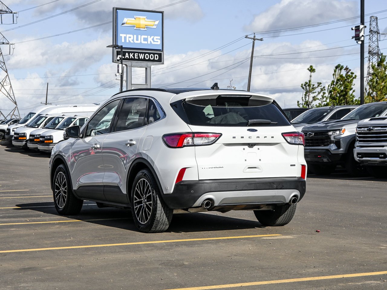 2022 Ford Escape Titanium Plug-In Hybrid FWD White Sherwood Park - photo #10