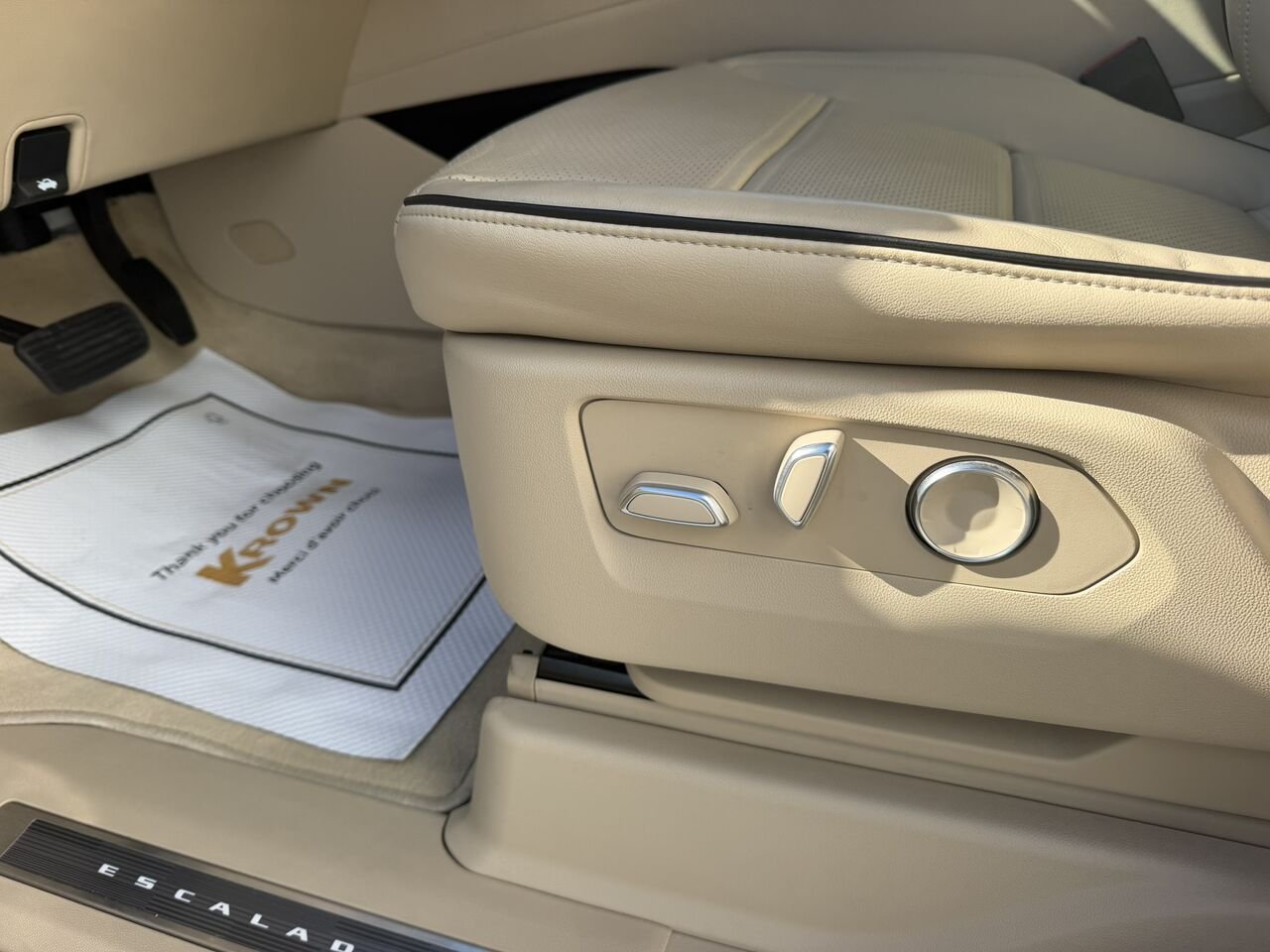 2023 Cadillac Escalade PREMIUM LUXURY AWD FINANCEMENT À PARTIR 3.99% White Laval - photo #13