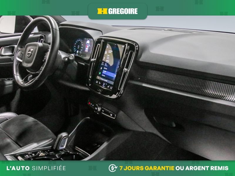 2021 Volvo XC40 White Blainville - photo #30