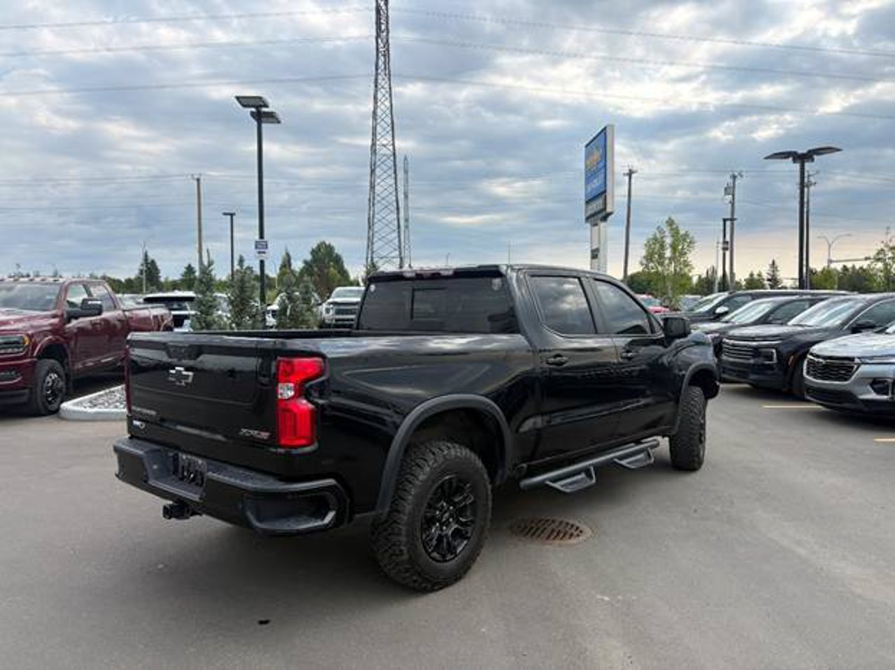 2023 Chevrolet Silverado 1500 4WD Crew Cab 147 ZR2 Black Sherwood Park - photo #4